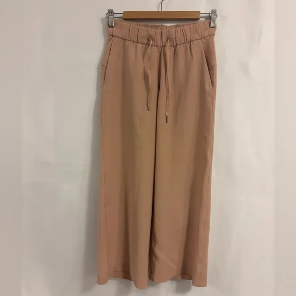 Lululemon | On The Fly Wide Leg 7/8 Pant - Woven | Beech Wood Colour | Size 2 - Picture 3 of 6